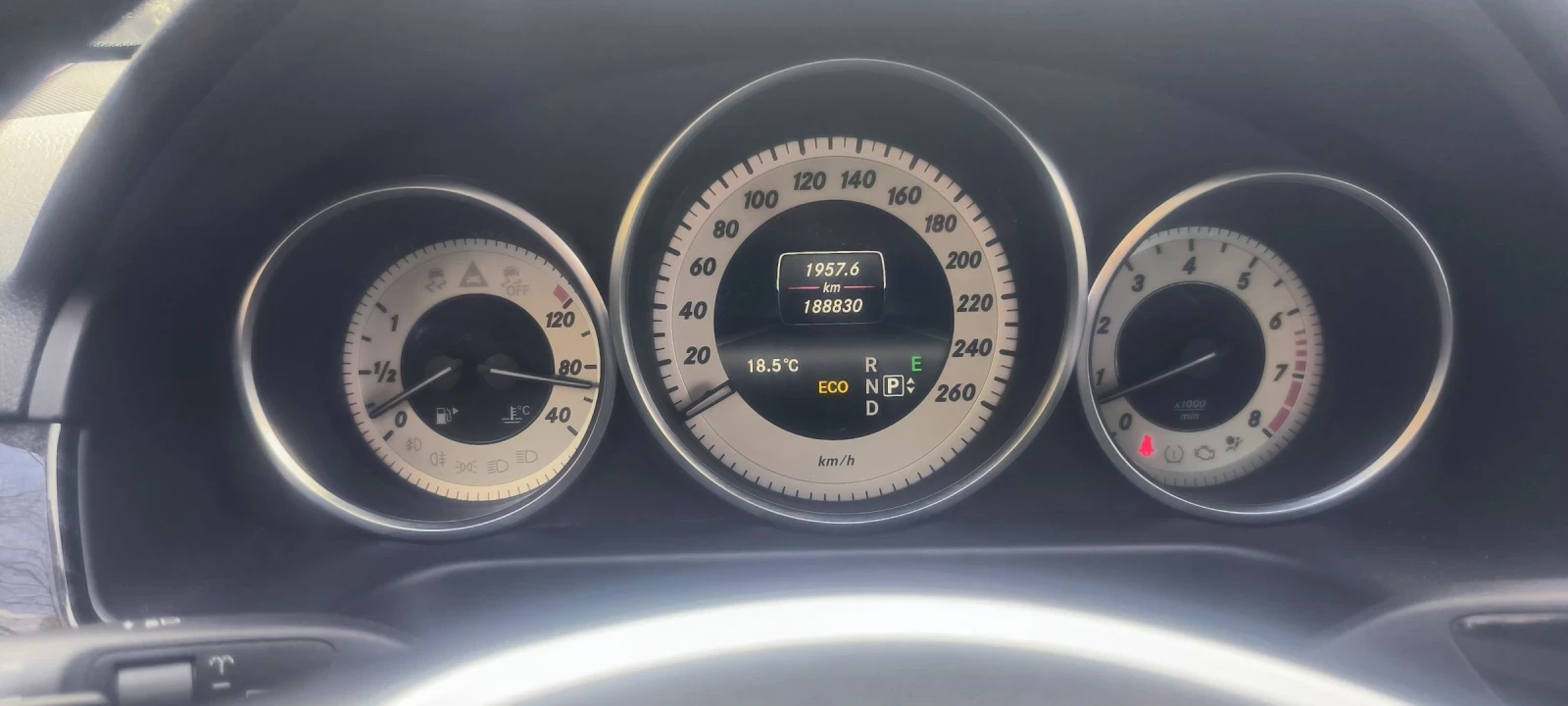 Mercedes-Benz E 350, снимка 10 - Автомобили и джипове - 55563325