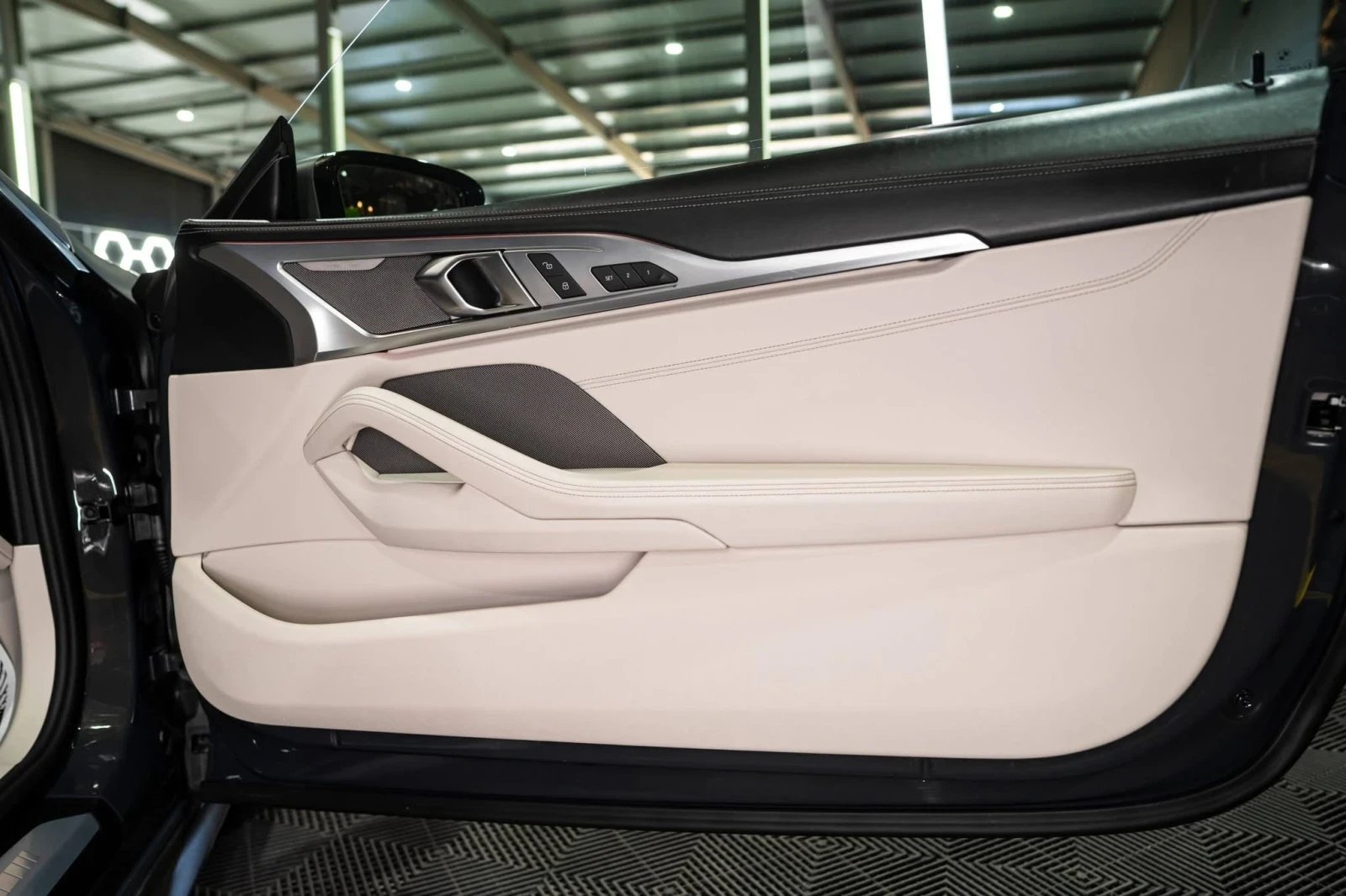 BMW 850 I XDRIVE CABRIO LED SWAROVSKI H&K ЛИЗИНГ 100%, снимка 12 - Автомобили и джипове - 55674499