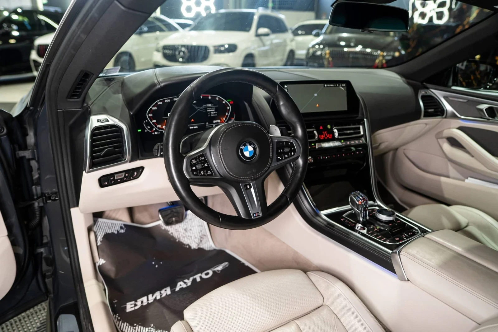 BMW 850 I XDRIVE CABRIO LED SWAROVSKI H&K ЛИЗИНГ 100%, снимка 11 - Автомобили и джипове - 55674499
