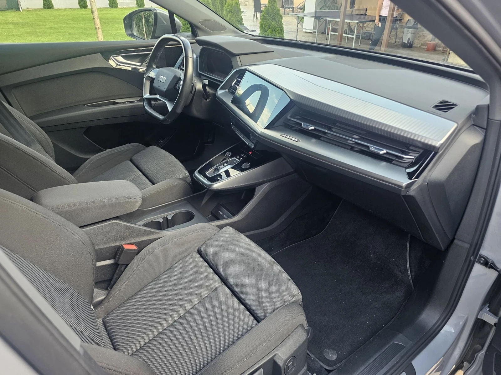 Audi E-Tron Q4, снимка 12 - Автомобили и джипове - 55698056