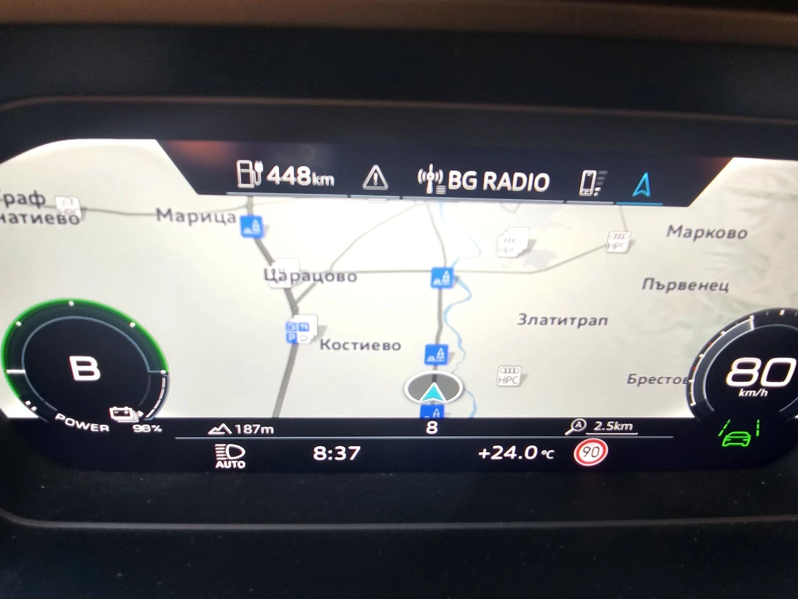 Audi E-Tron Q4, снимка 13 - Автомобили и джипове - 55698056