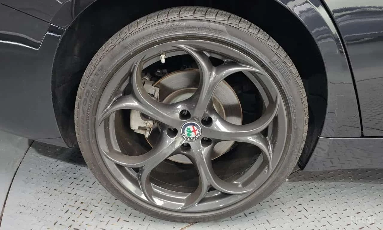 Alfa Romeo Giulia * 2.0 * ЦЕНА ДО БГ, снимка 5 - Автомобили и джипове - 56268876