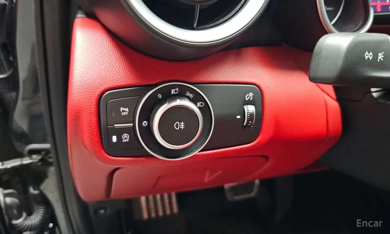 Alfa Romeo Giulia * 2.0 * ЦЕНА ДО БГ, снимка 17 - Автомобили и джипове - 56268876