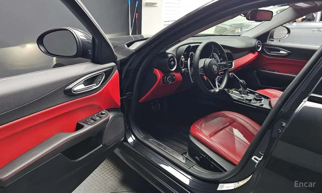 Alfa Romeo Giulia * 2.0 * ЦЕНА ДО БГ, снимка 10 - Автомобили и джипове - 56268876