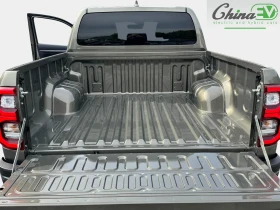 Toyota Hilux INVINCIBLE Double Cab 2.8 D-4D 4x4, снимка 10