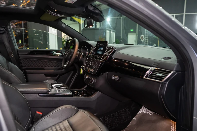 Mercedes-Benz GLE 350 D 4MATIC FULL AMG LINE ПАНО H&K ЛИЗИНГ 100%, снимка 13 - Автомобили и джипове - 53106624
