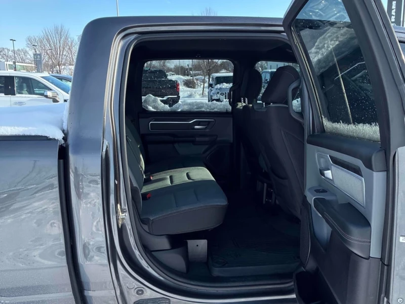 Dodge RAM 1500 * Big Horn * CARFAX * БЕЗ ПЪРВОНАЧАЛНА ВНОСКА, снимка 11 - Автомобили и джипове - 53157692