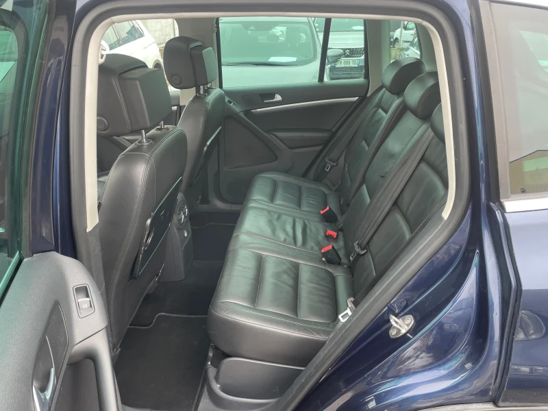 VW Tiguan 2.0 TDi 170hp Full Options, снимка 11 - Автомобили и джипове - 53363152