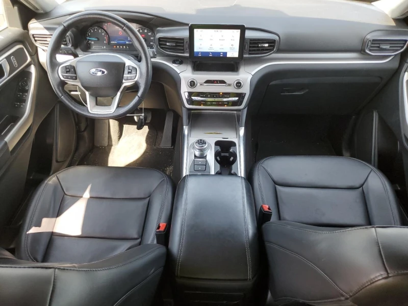 Ford Explorer XLT* ДИСТРОНИК* КОЖА* ПОДГРЕВИ* , снимка 8 - Автомобили и джипове - 53446753