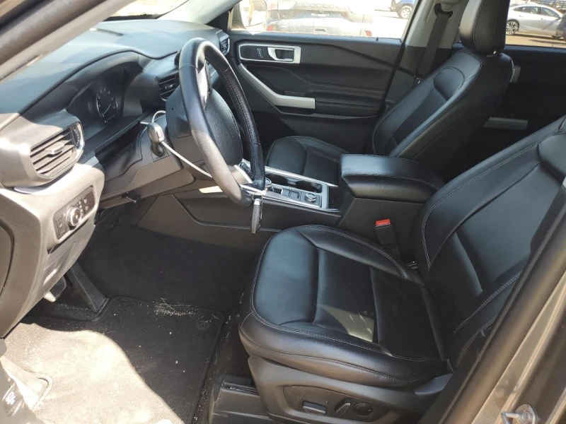 Ford Explorer XLT* ДИСТРОНИК* КОЖА* ПОДГРЕВИ* , снимка 7 - Автомобили и джипове - 53446753