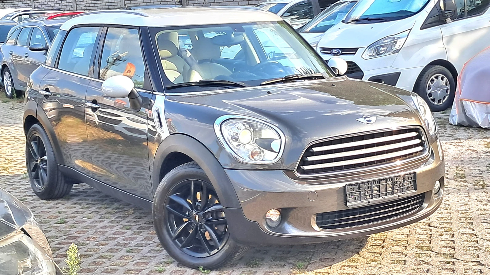 Mini Countryman FULL РЕАЛ КМ ИЗКЛЮЧИТЕЛО СЕРВ КНИЖ УНИКТ КОЖА НАВИ, снимка 2 - Автомобили и джипове - 16524219