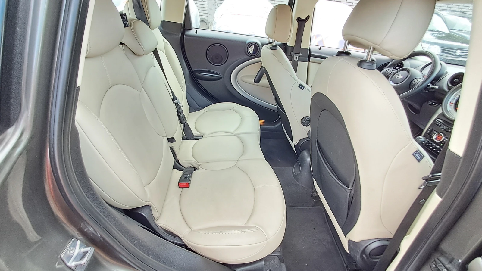 Mini Countryman FULL РЕАЛ КМ ИЗКЛЮЧИТЕЛО СЕРВ КНИЖ УНИКТ КОЖА НАВИ, снимка 8 - Автомобили и джипове - 16524219