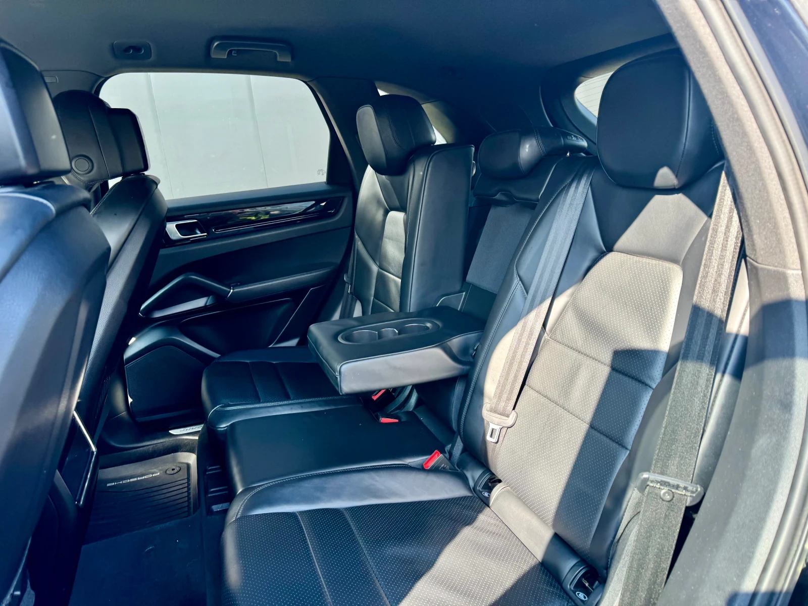 Porsche Cayenne 2019 Porsche Cayenne AWD, снимка 14 - Автомобили и джипове - 52773347