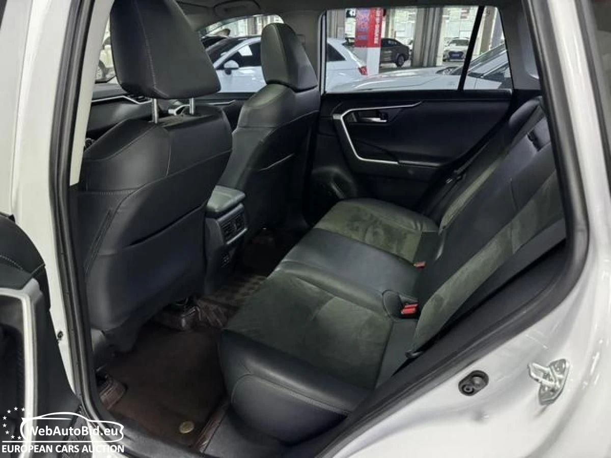 Toyota Rav4, снимка 9 - Автомобили и джипове - 54400582