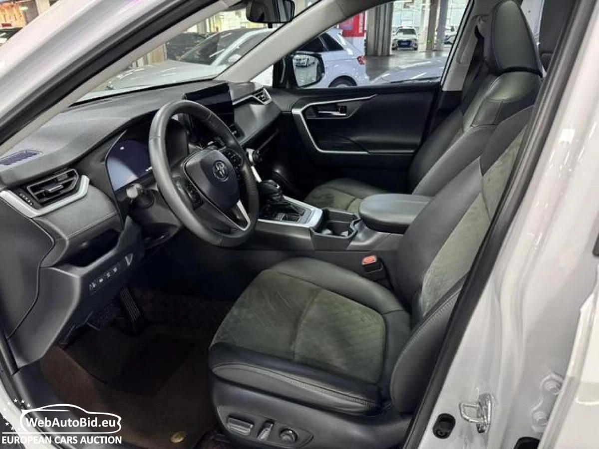 Toyota Rav4, снимка 10 - Автомобили и джипове - 54400582