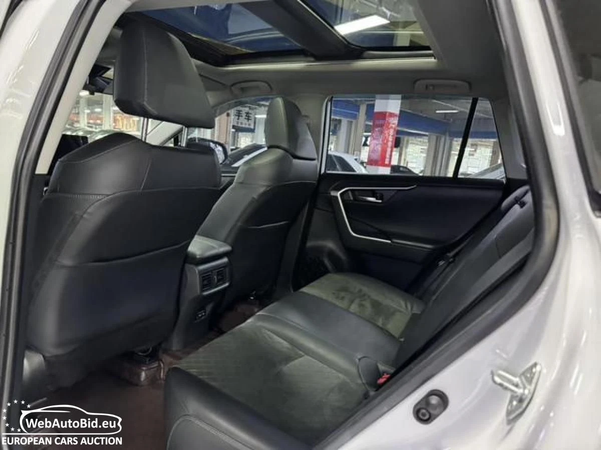 Toyota Rav4, снимка 11 - Автомобили и джипове - 54400582