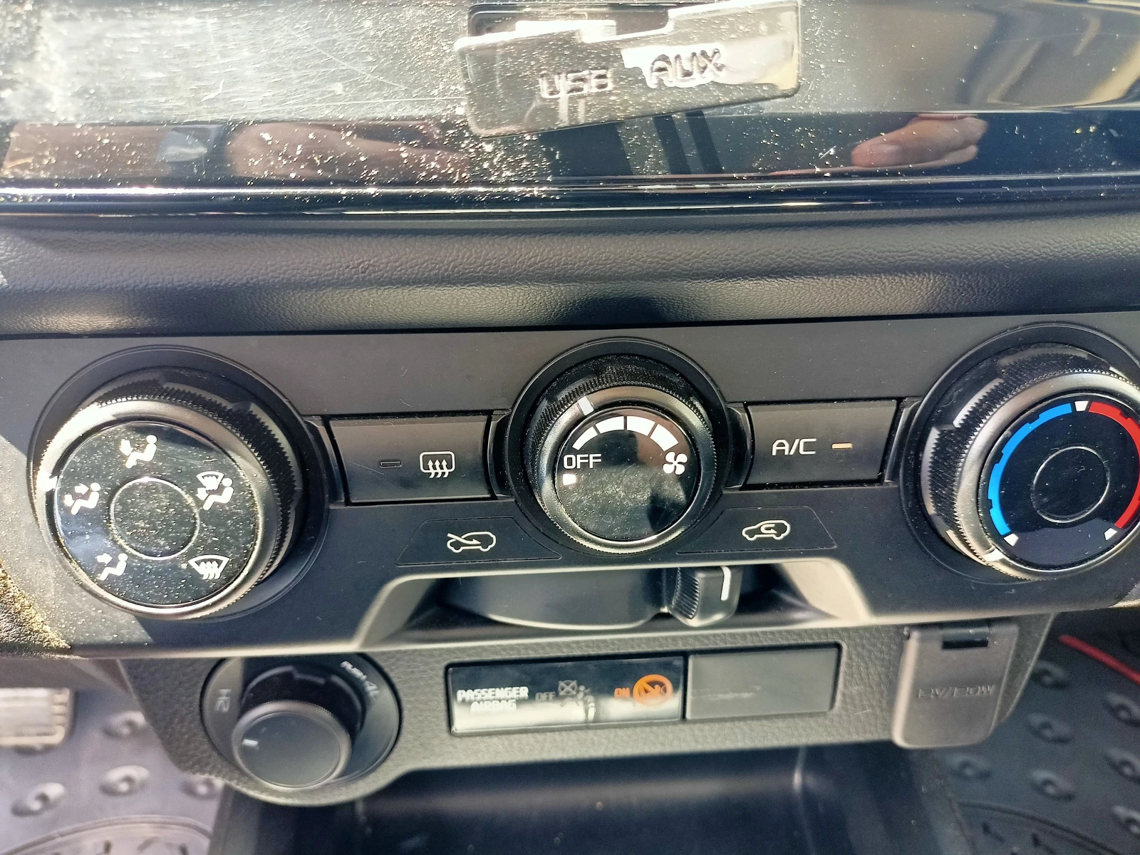 Isuzu D-max III - 2999Евро за получаване, 1.9d 4WD Double Cab, снимка 13 - Автомобили и джипове - 54701404