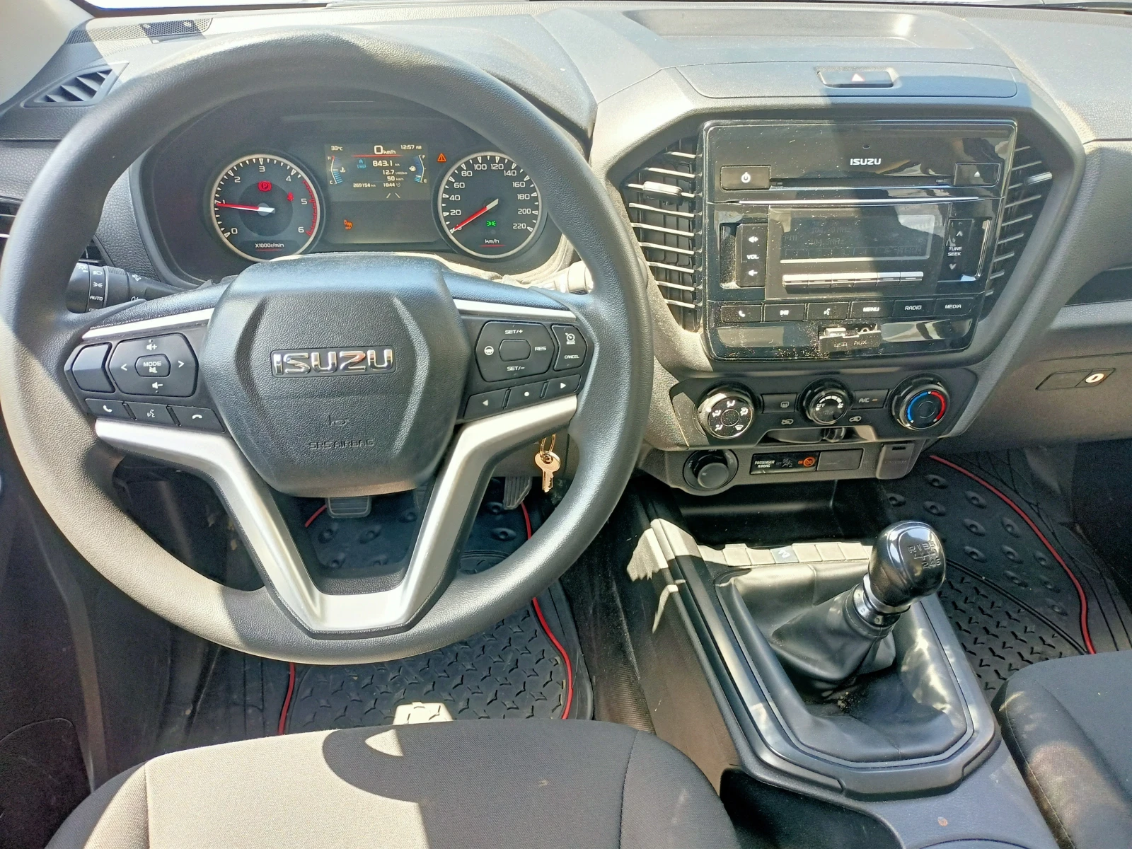 Isuzu D-max III - 2999Евро за получаване, 1.9d 4WD Double Cab, снимка 9 - Автомобили и джипове - 54701404