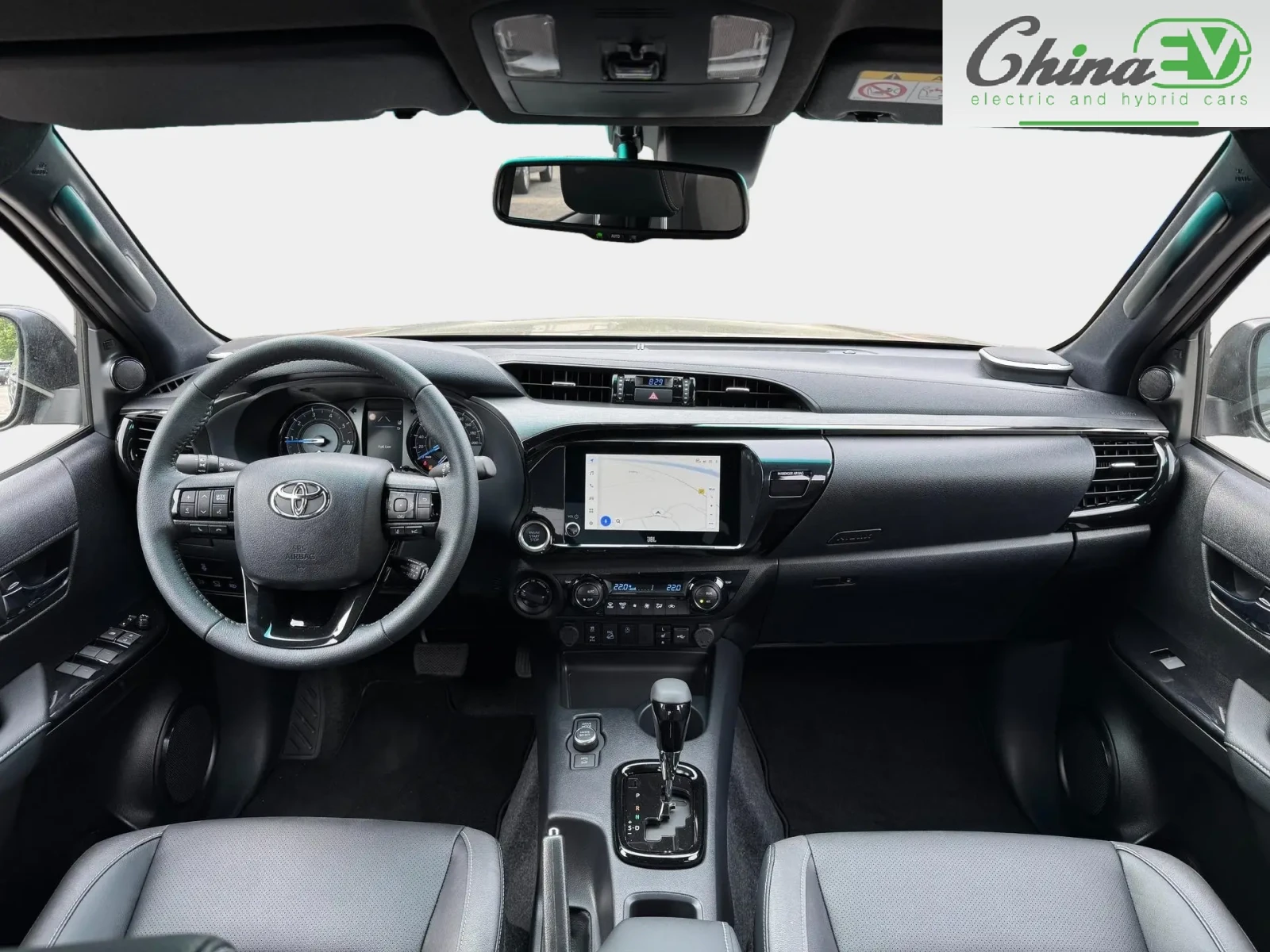 Toyota Hilux INVINCIBLE Double Cab 2.8 D-4D 4x4, снимка 14 - Автомобили и джипове - 54777689