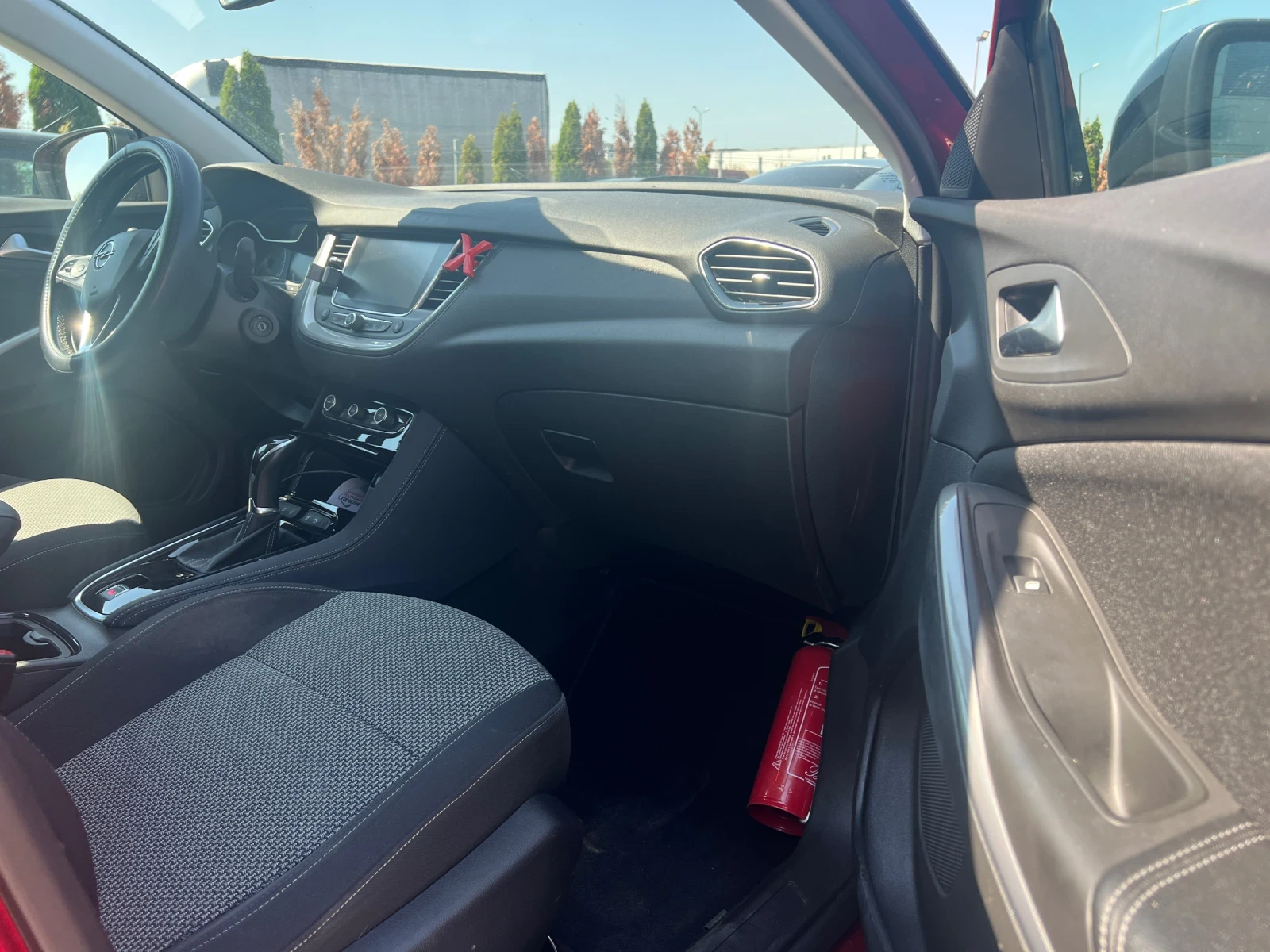 Opel Grandland X 1.2i/130кс/АВТОМАТИК/ЛИЗИНГ, снимка 10 - Автомобили и джипове - 55456670