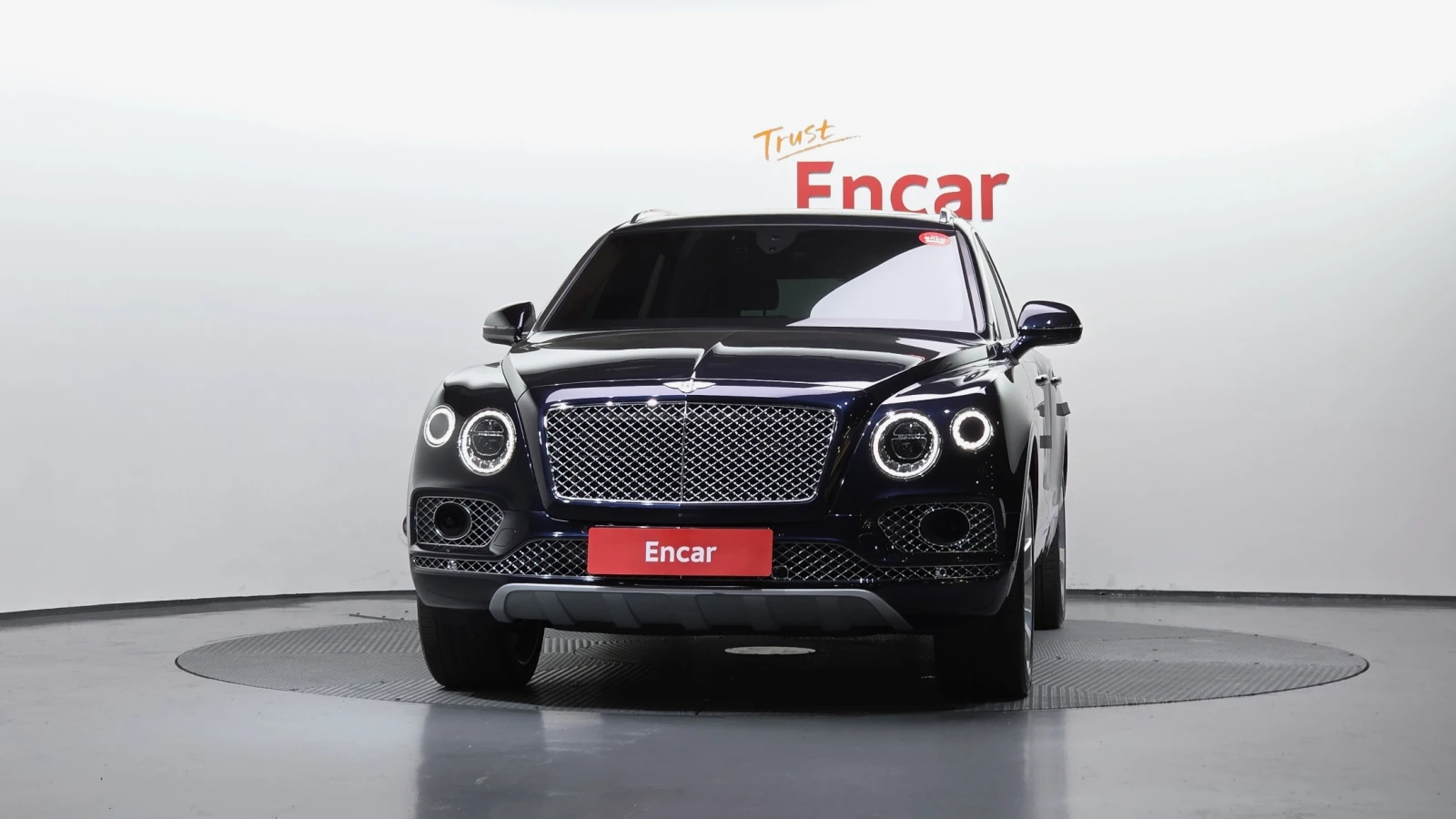 Bentley Bentayga W12* ОБДУХВАНЕ* SOFT CLOSE* 360* КРАЙНА ЦЕНА, снимка 3 - Автомобили и джипове - 55593639