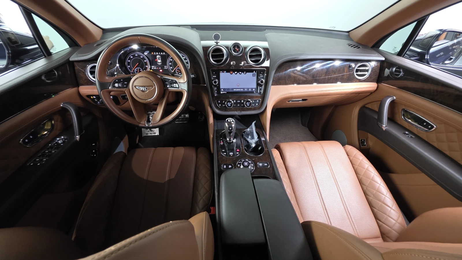Bentley Bentayga W12* ОБДУХВАНЕ* SOFT CLOSE* 360* КРАЙНА ЦЕНА, снимка 7 - Автомобили и джипове - 55593639