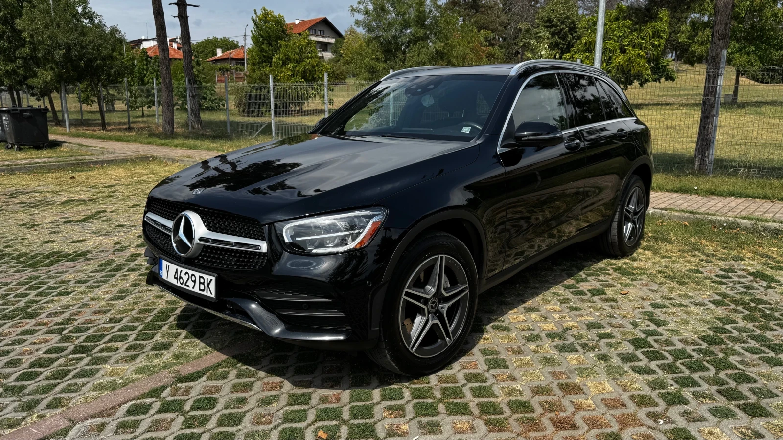 Mercedes-Benz GLC 300 AMG | Панорама | 360  | Keyless-Go | CarPlay, снимка 13 - Автомобили и джипове - 55846009