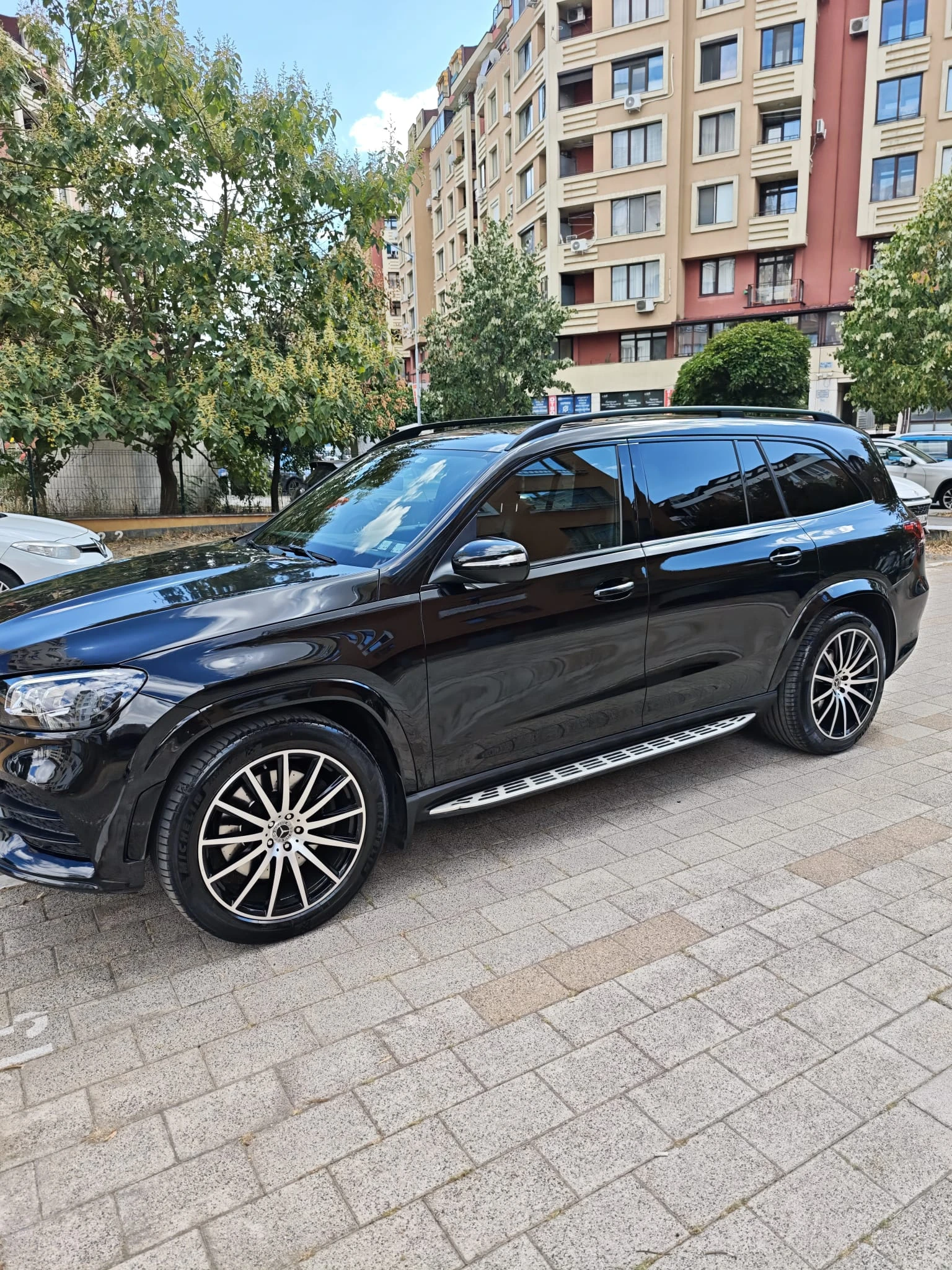Mercedes-Benz GLS580 AMG, снимка 5 - Автомобили и джипове - 56312945