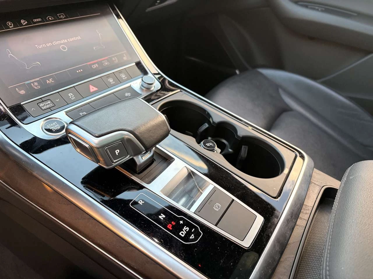 Audi Q7 Progressiv, снимка 16 - Автомобили и джипове - 56528087