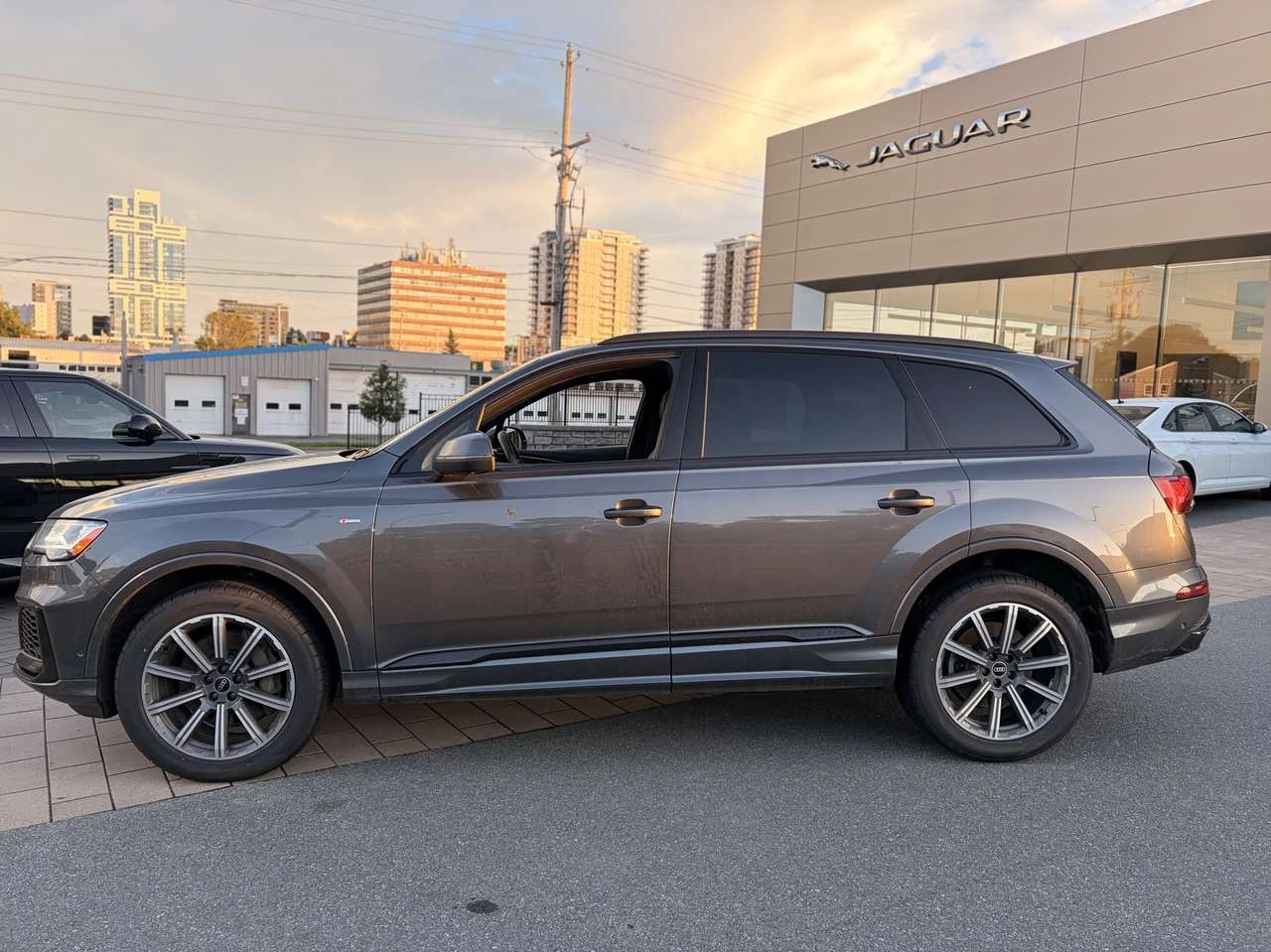 Audi Q7 Progressiv, снимка 4 - Автомобили и джипове - 56528087