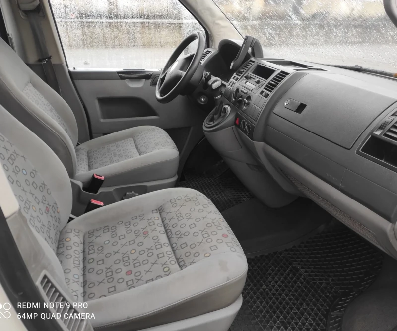 VW T5 Transporter , снимка 8 - Бусове и автобуси - 49135666