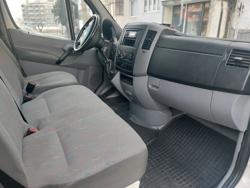 VW Crafter 2.5 TDI, снимка 9 - Бусове и автобуси - 52846423