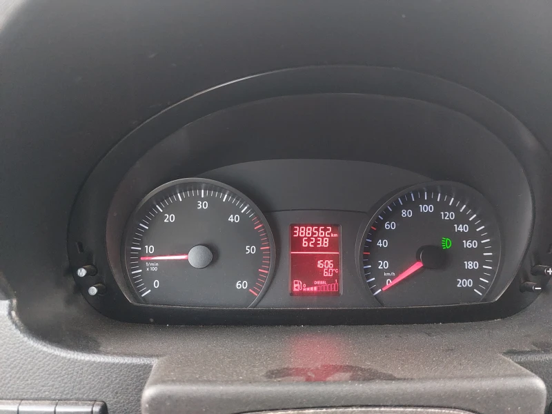 VW Crafter 2.5 TDI, снимка 13 - Бусове и автобуси - 52846423