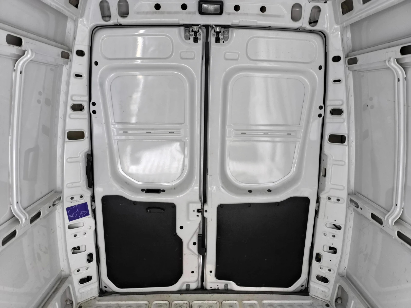 Iveco Daily 2.3 Макси, От България, реални километри, обслужен, снимка 16 - Бусове и автобуси - 54181467