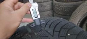 Гуми Зимни 245/40R18, снимка 3
