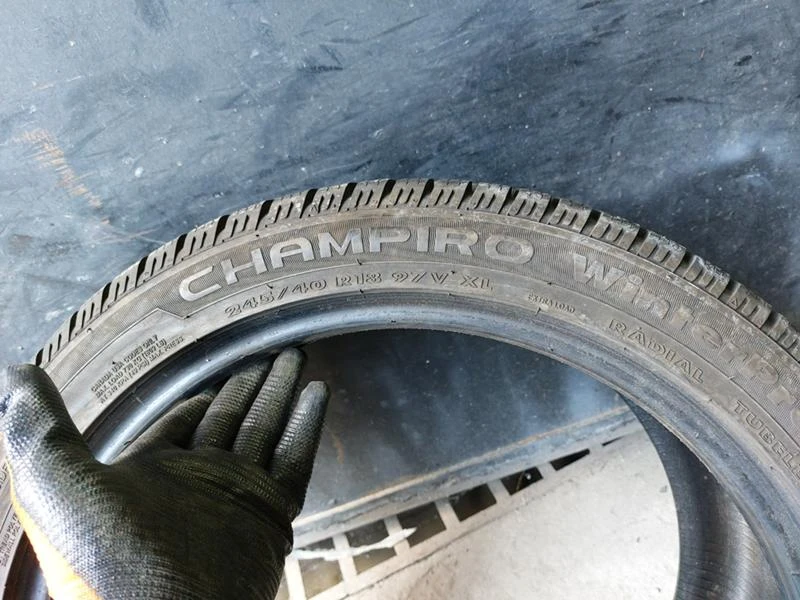 Гуми Зимни 245/40R18, снимка 5 - Гуми и джанти - 37112433