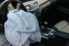 Mercedes-Benz E 220 196000KM. НА ЧАСТИ, снимка 10