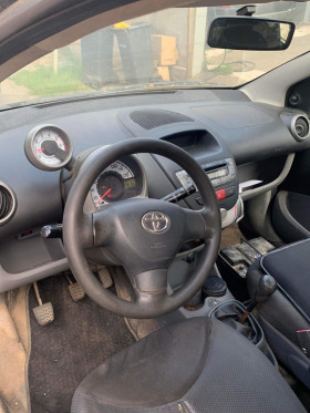 Toyota Aygo 1.4 d4d, снимка 5 - Автомобили и джипове - 44844979