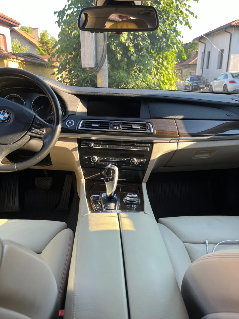 BMW 740 Спешно , снимка 1 - Автомобили и джипове - 46970412