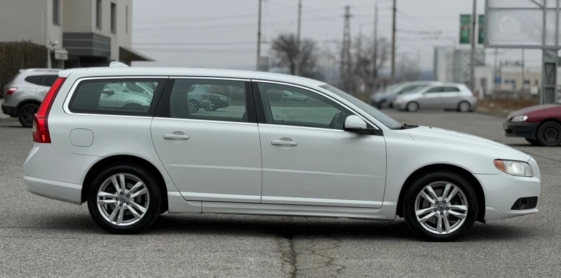 Volvo V70 2.0D 136к.с * Навигация* * Автоматик* * Face-Lift*, снимка 8 - Автомобили и джипове - 49005858