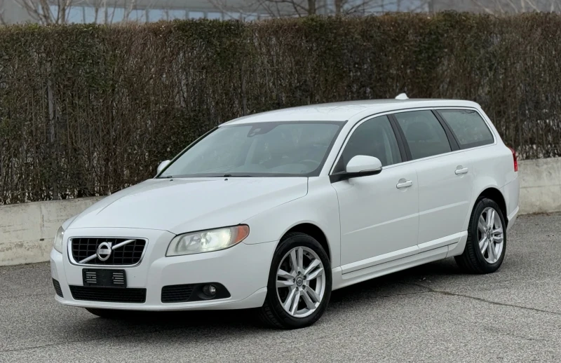 Volvo V70 2.0D 136к.с * Навигация* * Автоматик* * Face-Lift*, снимка 1 - Автомобили и джипове - 49005858