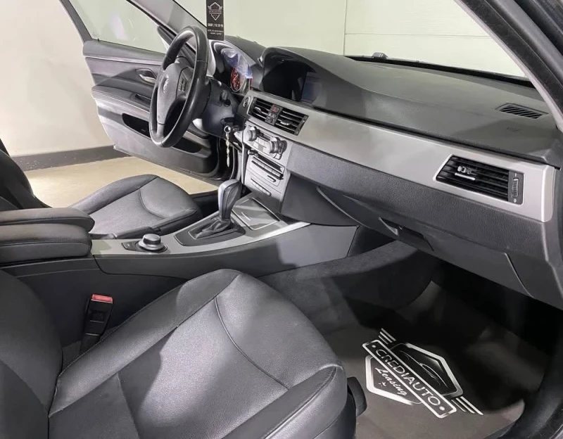 BMW 325 325 Xi, снимка 9 - Автомобили и джипове - 52569913