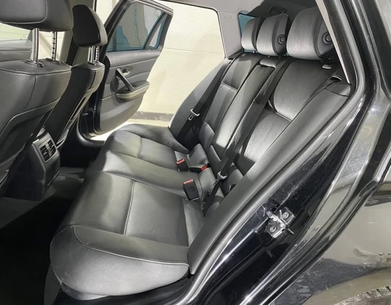 BMW 325 325 Xi, снимка 10 - Автомобили и джипове - 52569913