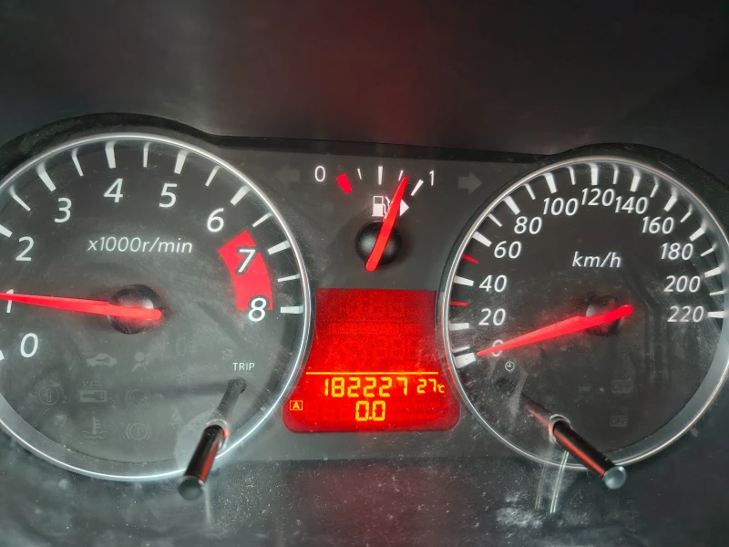 Nissan Note бензин/газ, снимка 13 - Автомобили и джипове - 52432421