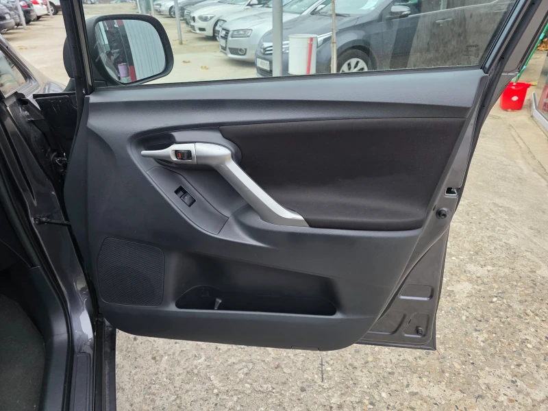 Toyota Verso 1.8 Vvti 7-местна Навигация Автопилот, снимка 6 - Автомобили и джипове - 52668327