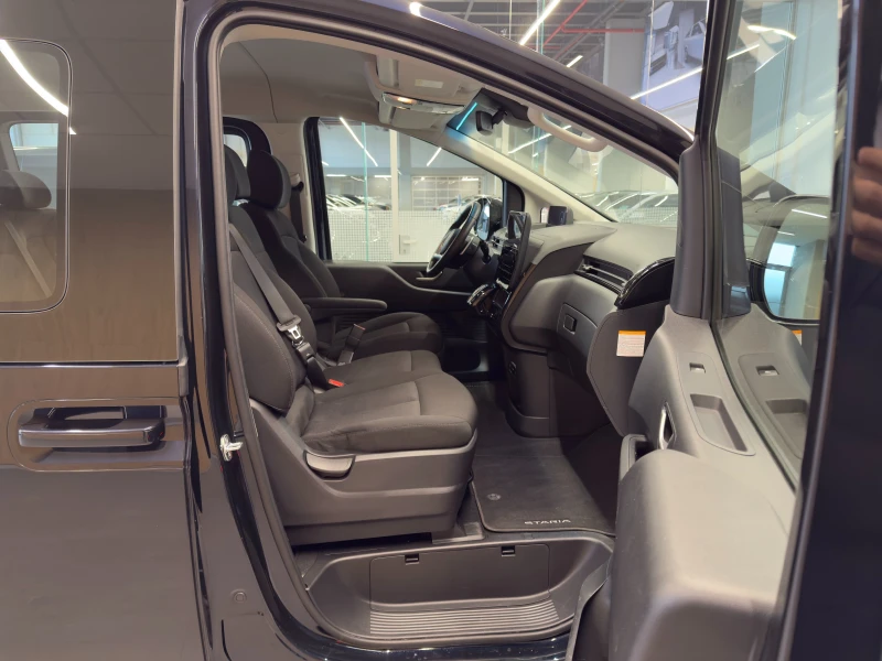 Hyundai Staria EXCLUSIVE Hybrid, снимка 16 - Автомобили и джипове - 53235134