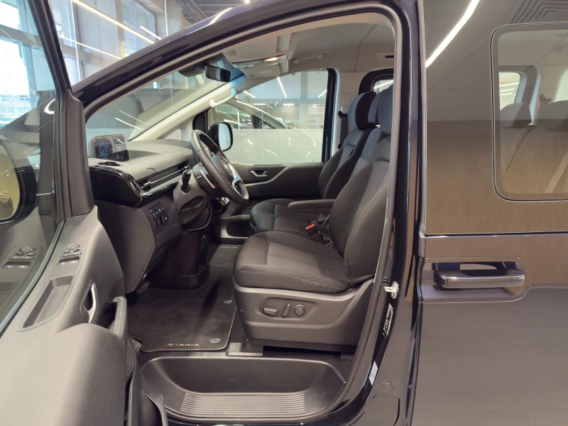 Hyundai Staria EXCLUSIVE Hybrid, снимка 15 - Автомобили и джипове - 53235134