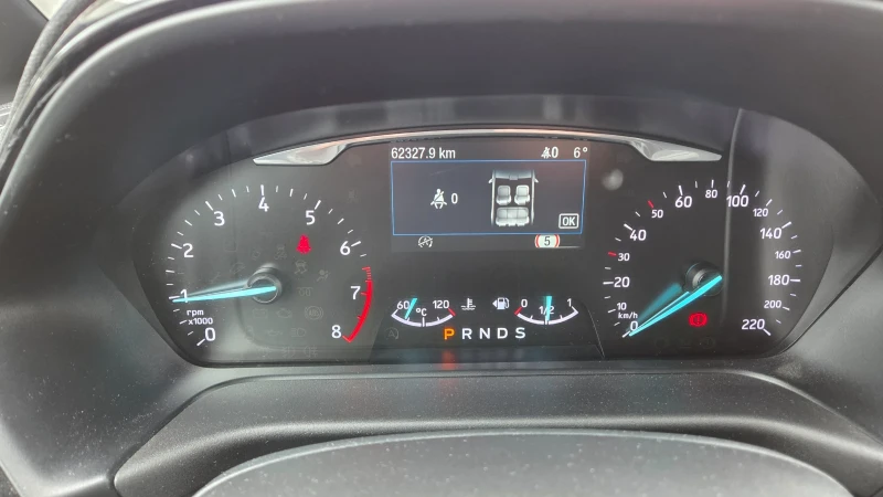 Ford Fiesta 1.0 EcoBoost, Titanium, снимка 8 - Автомобили и джипове - 53459266