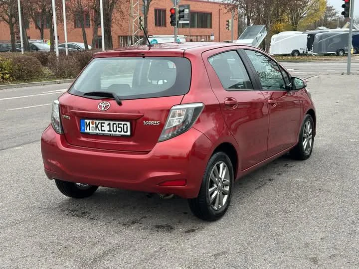 Toyota Yaris, снимка 11 - Автомобили и джипове - 49153101