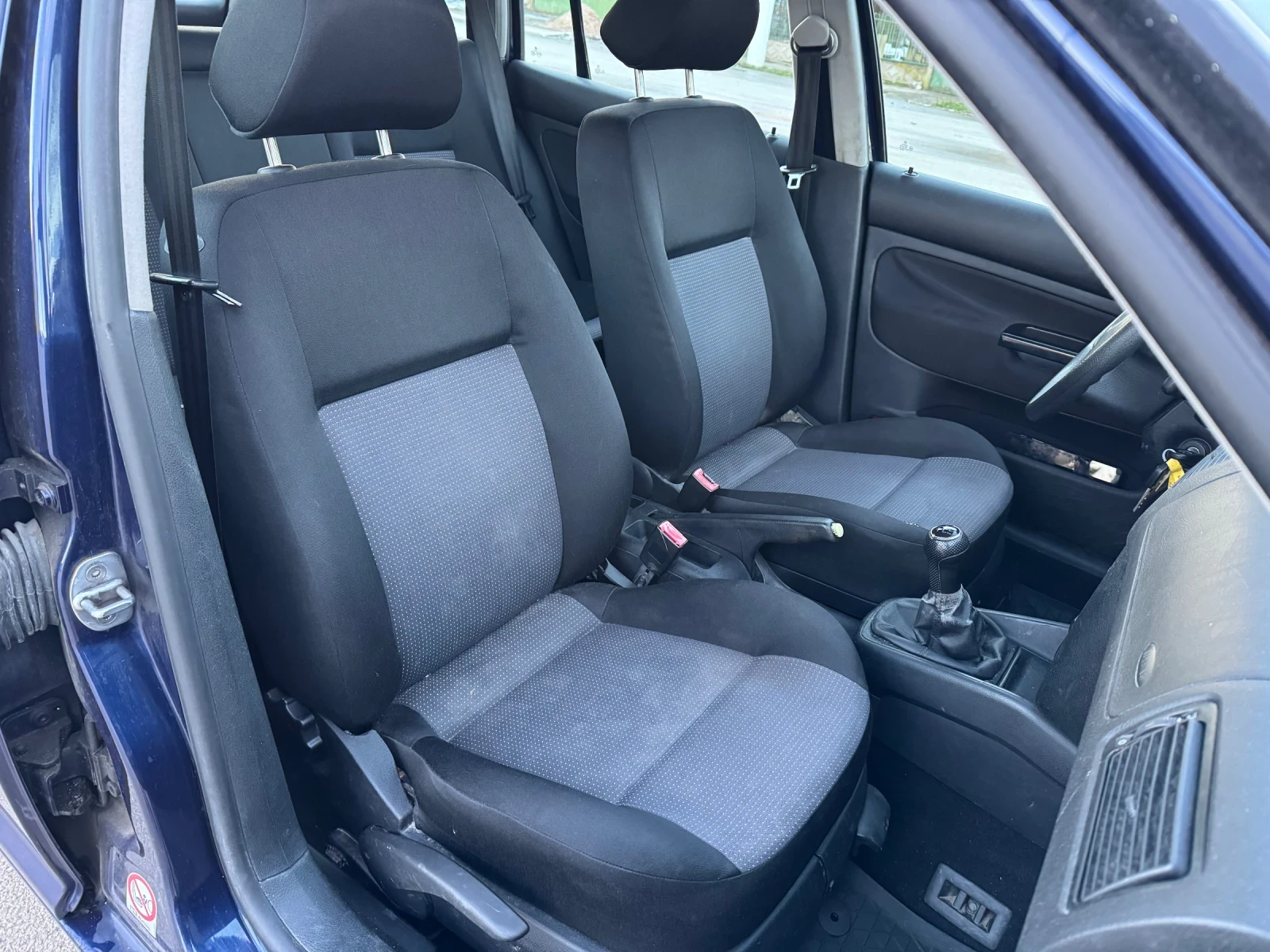 VW Golf 1.6i 105�� | Mobile.bg � ����������� 12
